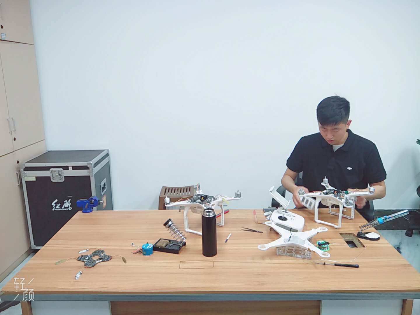 您的无人机正在维修中--