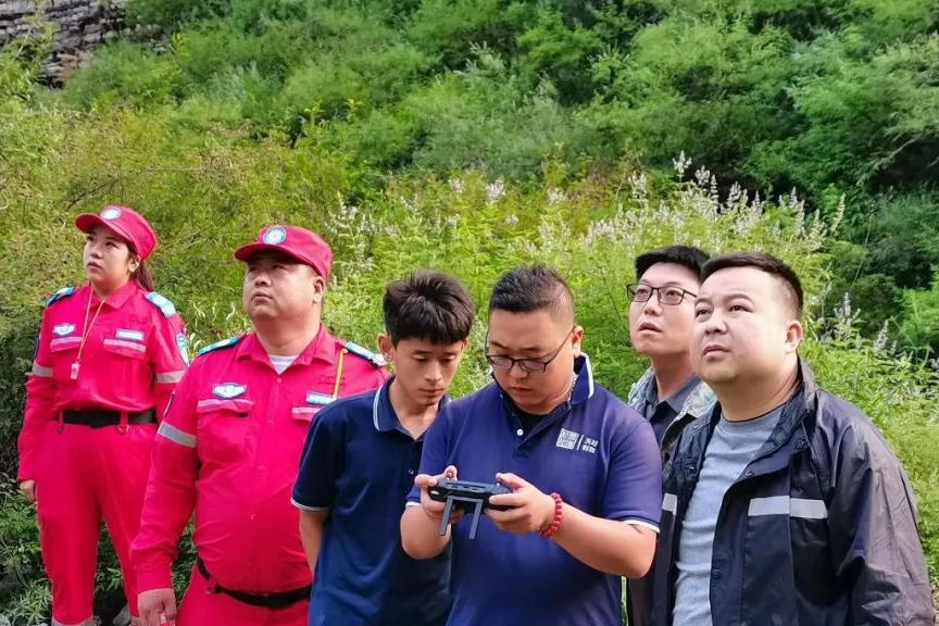 定襄山中，一场救援！leyu.乐鱼无人机紧急出动！